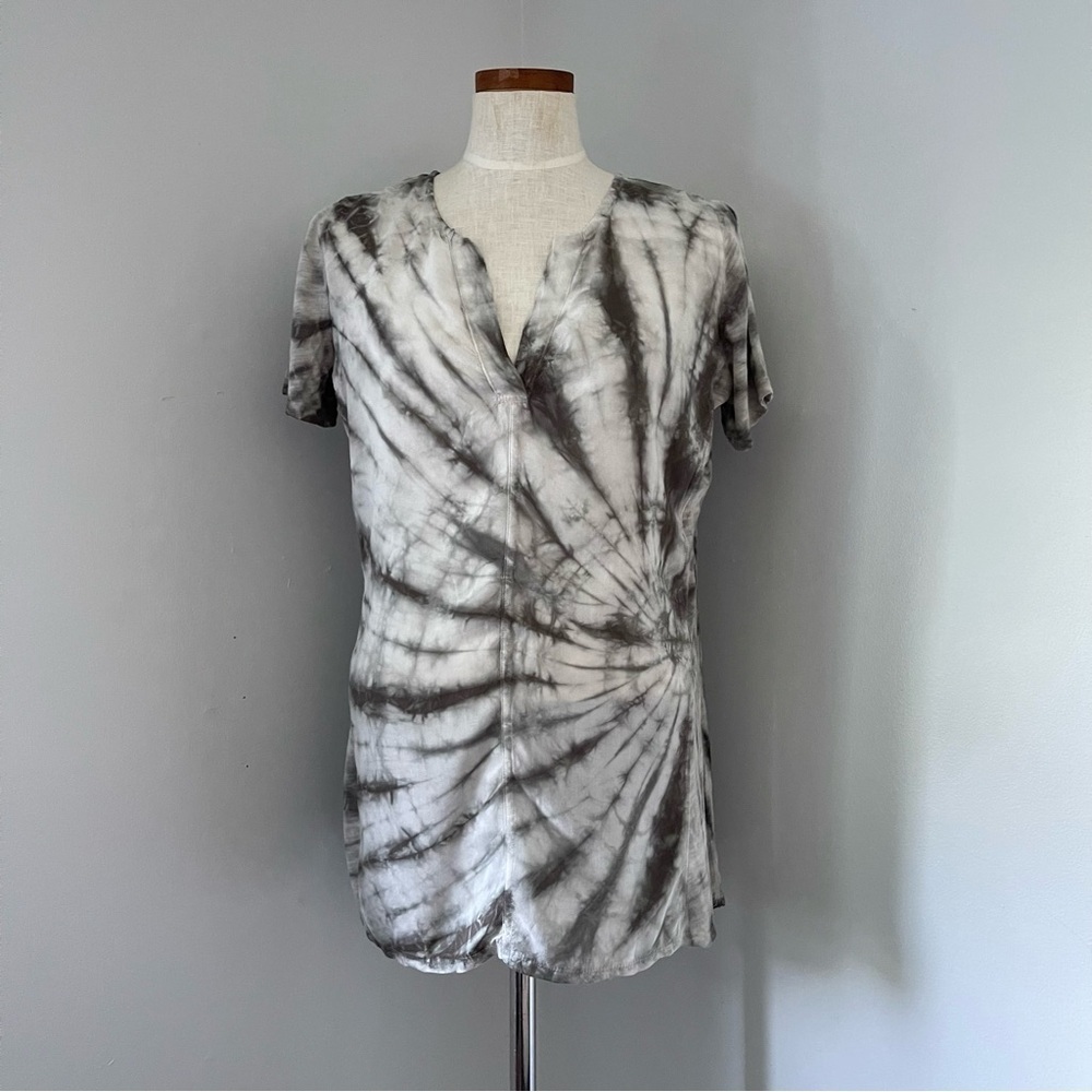 XCVI Y2K Tye Dye Gray tunic top preowned